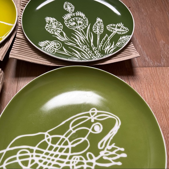 Brand New West Elm garden Calligraphy salad plates set of 4 designs - Picture 3 of 5